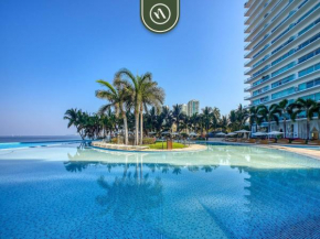 Luxury Oceanfront 2BR Condo with Private Balcony